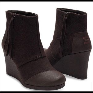 Tom’s Desert Wedge Zippered Bootie